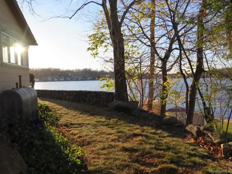 17 Vails Lake Shore Drive North Salem NY 10509