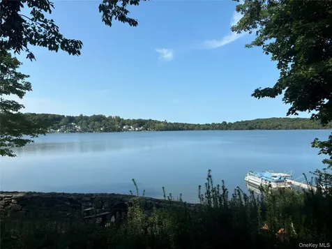 17 Vails Lake Shore Drive North Salem NY 10509