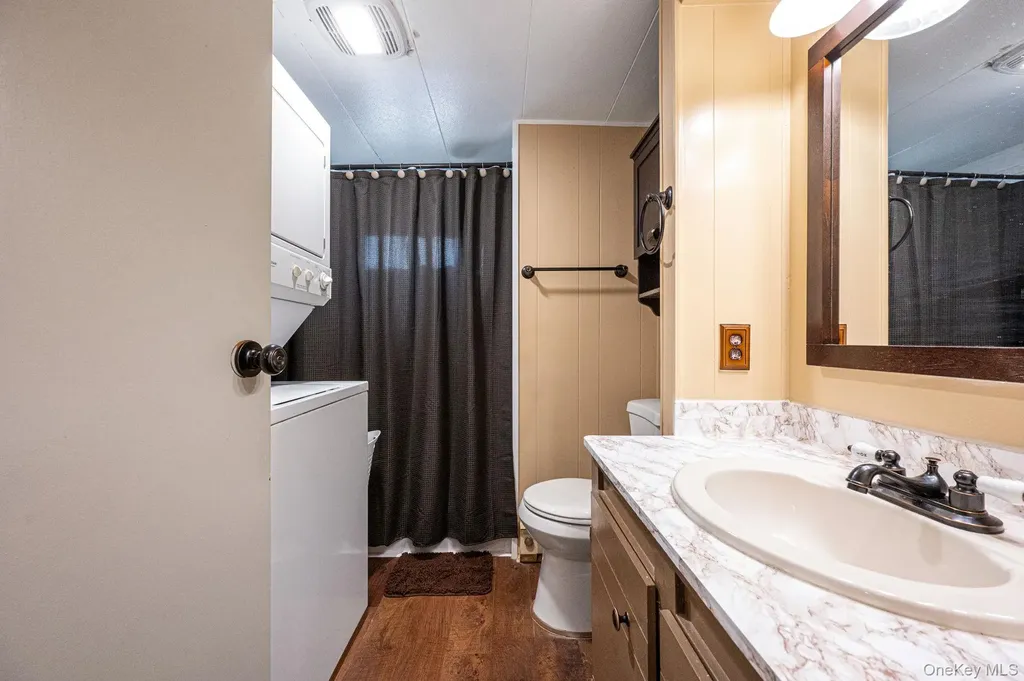 525 Riverleigh Avenue Riverhead NY 11901