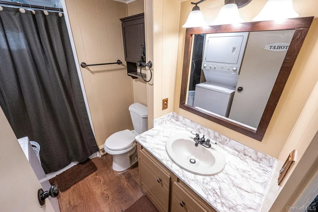 525 Riverleigh Avenue Riverhead NY 11901