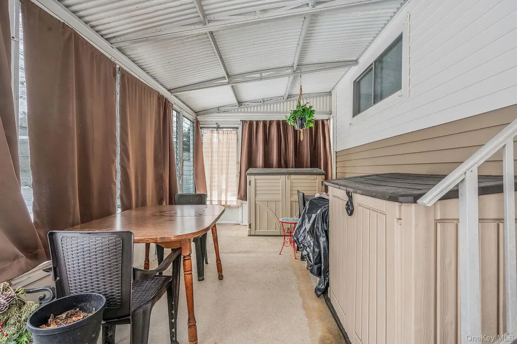 525 Riverleigh Avenue Riverhead NY 11901