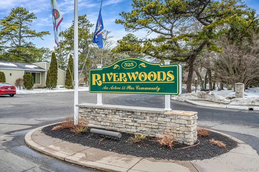 525 Riverleigh Avenue Riverhead NY 11901