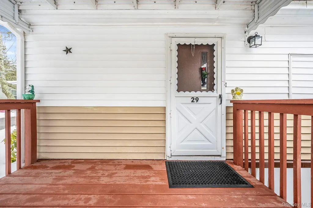 525 Riverleigh Avenue Riverhead NY 11901