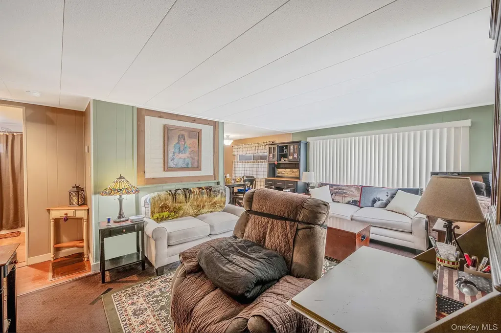525 Riverleigh Avenue Riverhead NY 11901