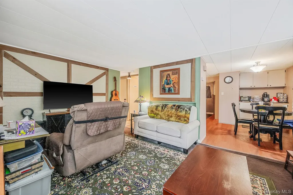 525 Riverleigh Avenue Riverhead NY 11901