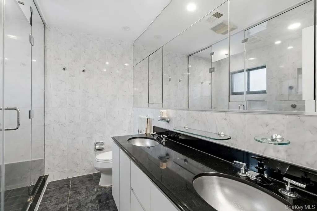 8 Wimbledon Court Jericho NY 11753