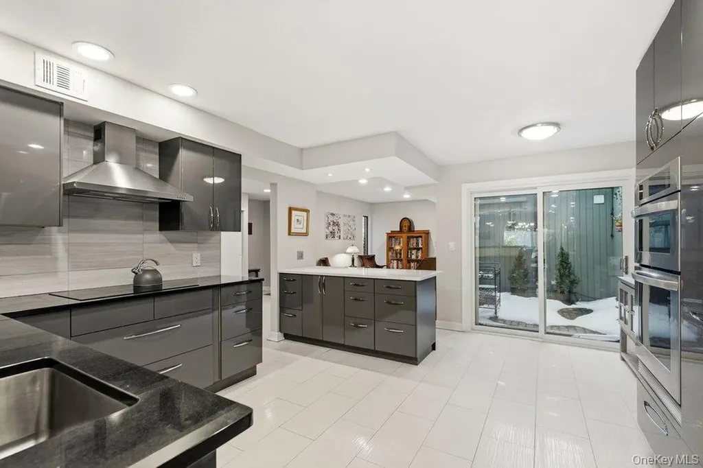 8 Wimbledon Court Jericho NY 11753