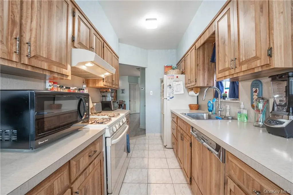 3186 Tierney Place Bronx NY 10465