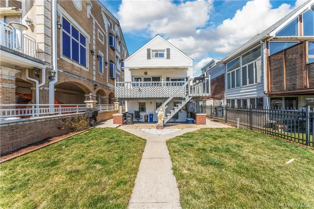 3186 Tierney Place Bronx NY 10465