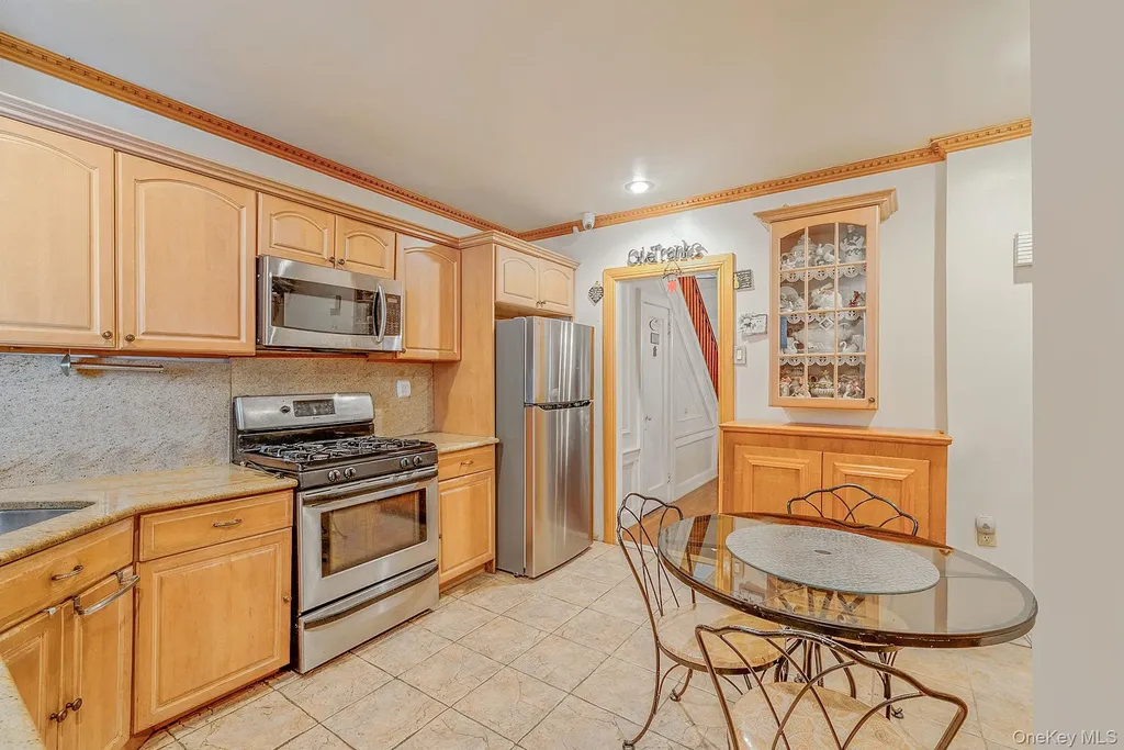 559 E 28th Street Brooklyn NY 11210