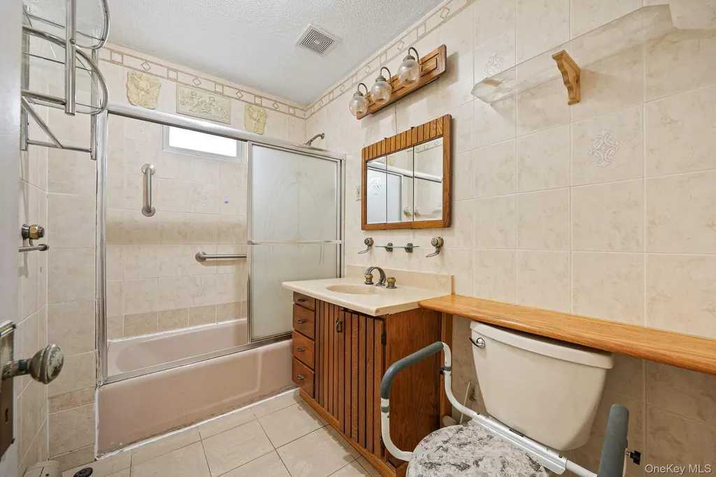 559 E 28th Street Brooklyn NY 11210