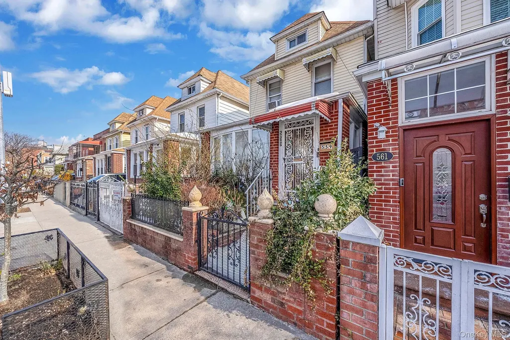 559 E 28th Street Brooklyn NY 11210