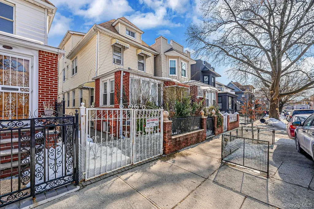 559 E 28th Street Brooklyn NY 11210