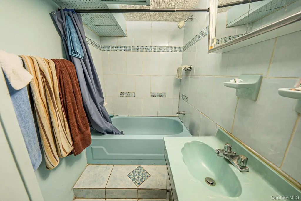 559 E 28th Street Brooklyn NY 11210