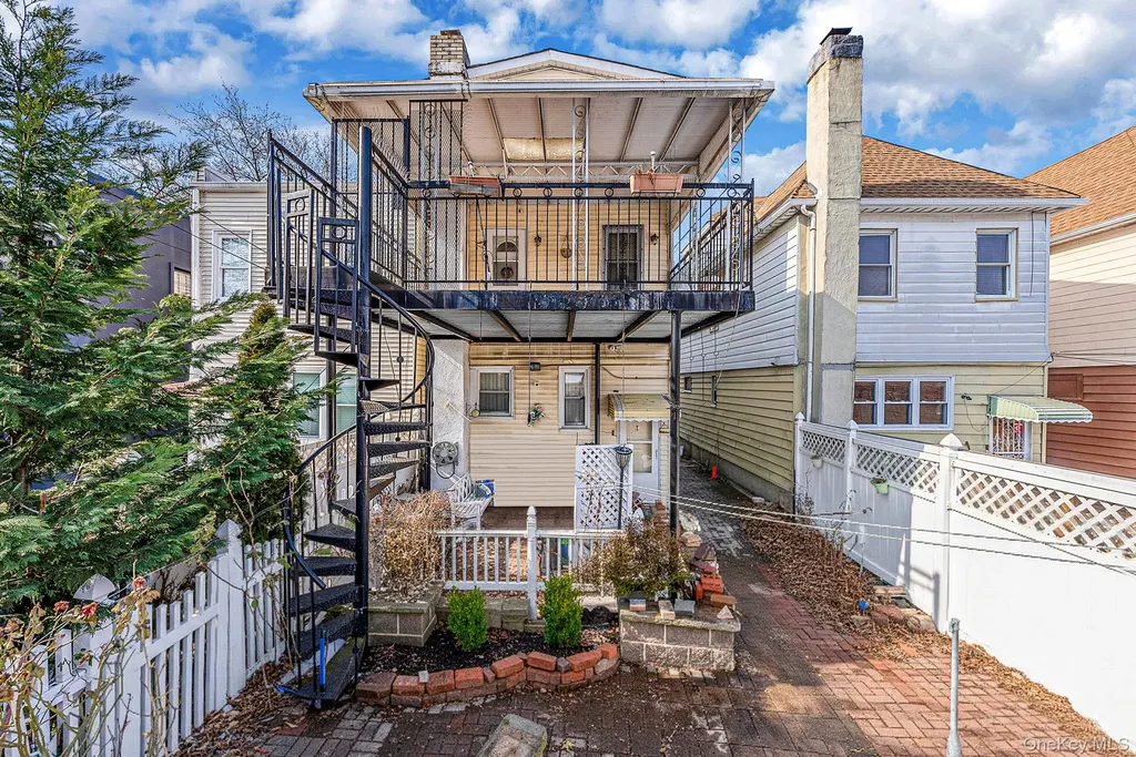 559 E 28th Street Brooklyn NY 11210
