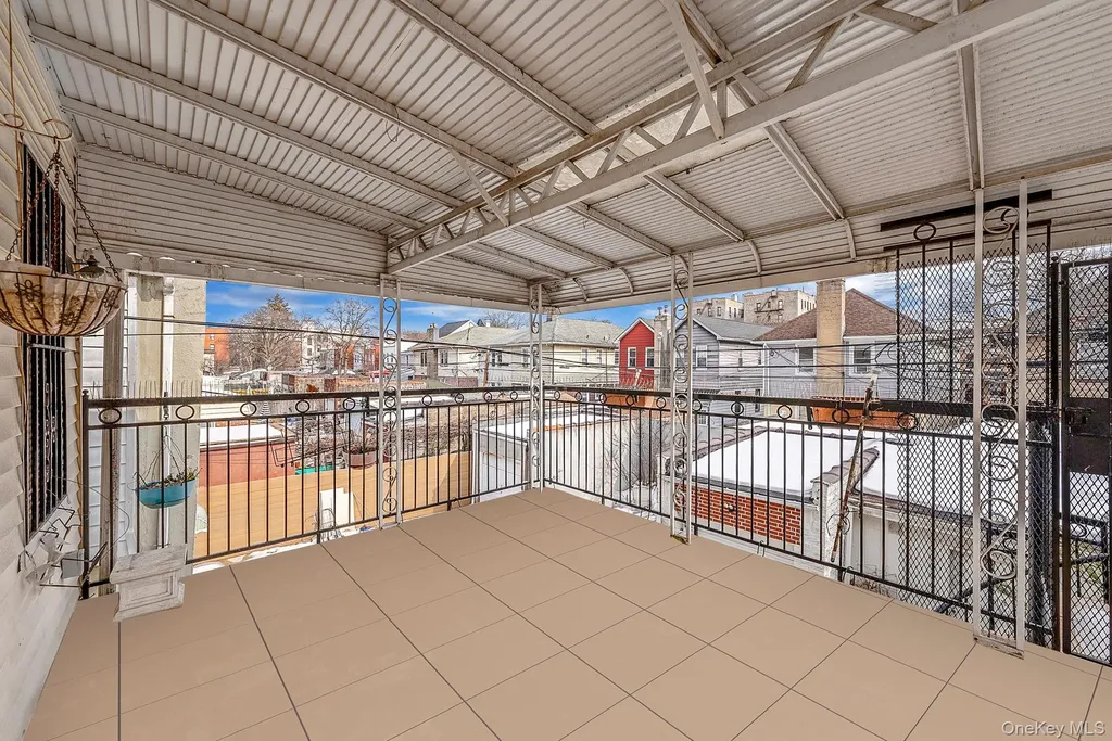 559 E 28th Street Brooklyn NY 11210