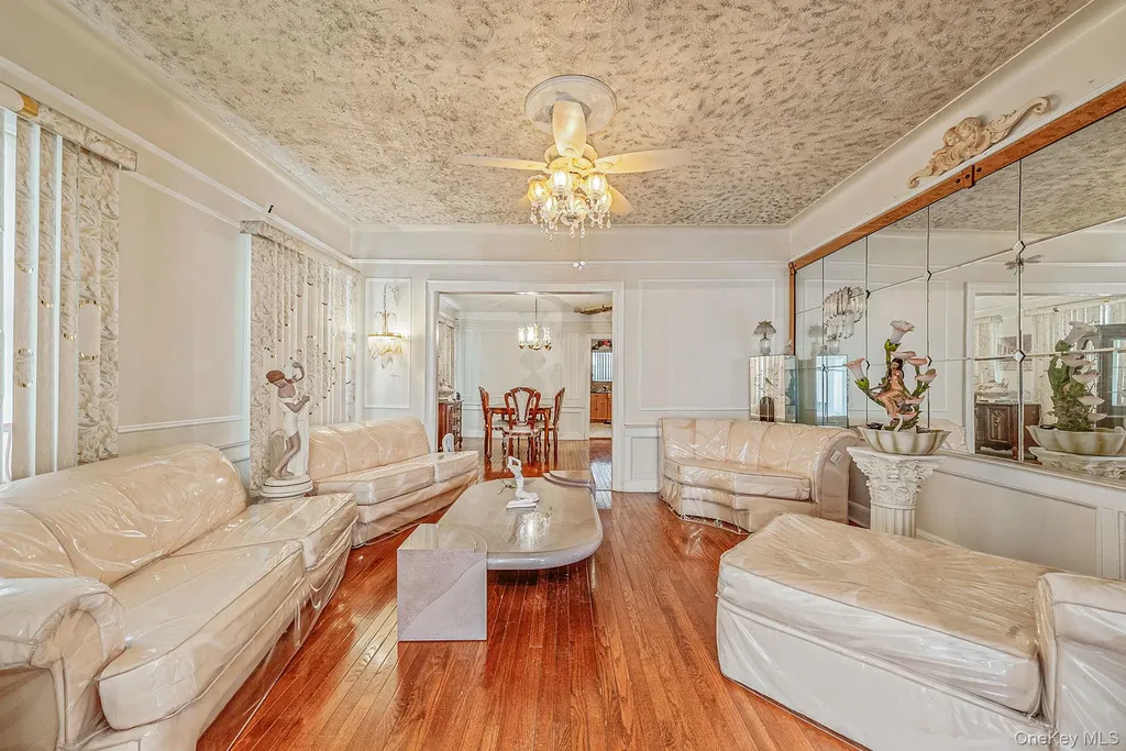 559 E 28th Street Brooklyn NY 11210