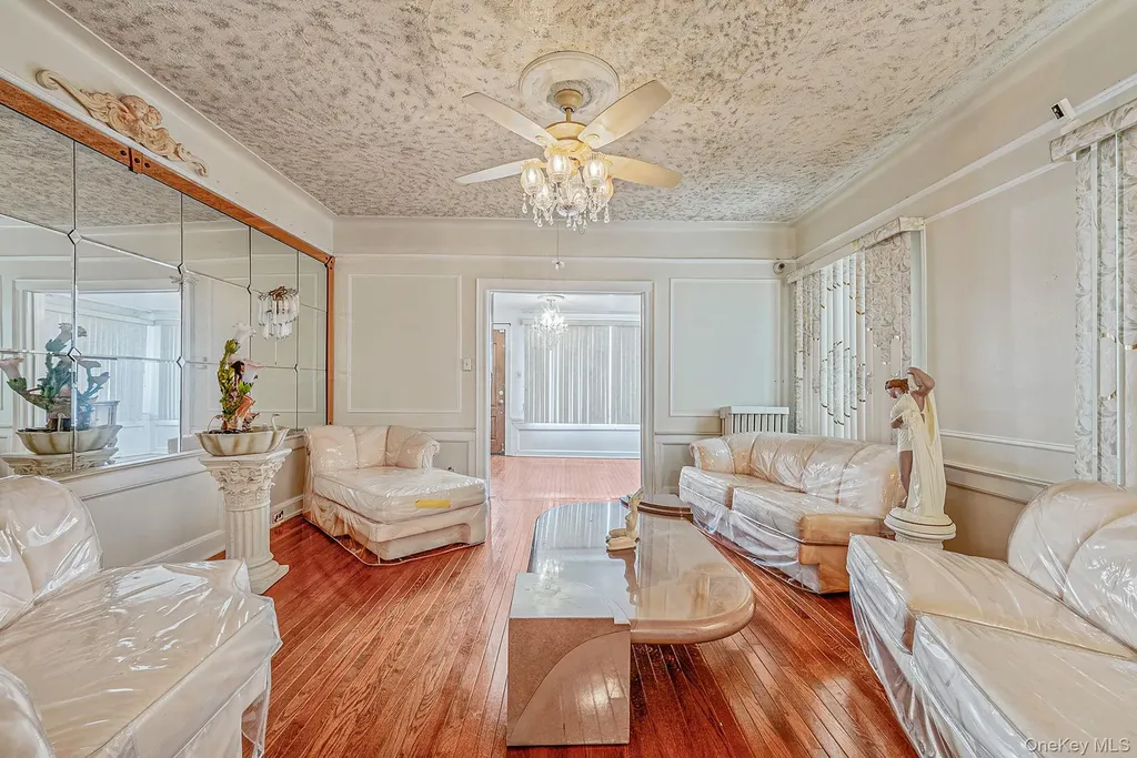 559 E 28th Street Brooklyn NY 11210