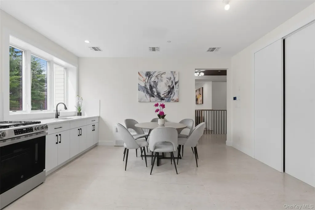 7 Valley Way Spring Valley NY 10977
