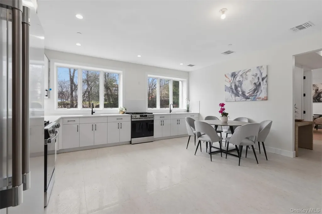 7 Valley Way Spring Valley NY 10977