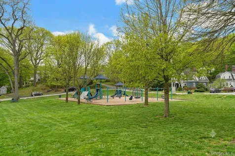 33 Roselle Avenue Pleasantville NY 10570