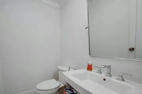 33 Roselle Avenue Pleasantville NY 10570