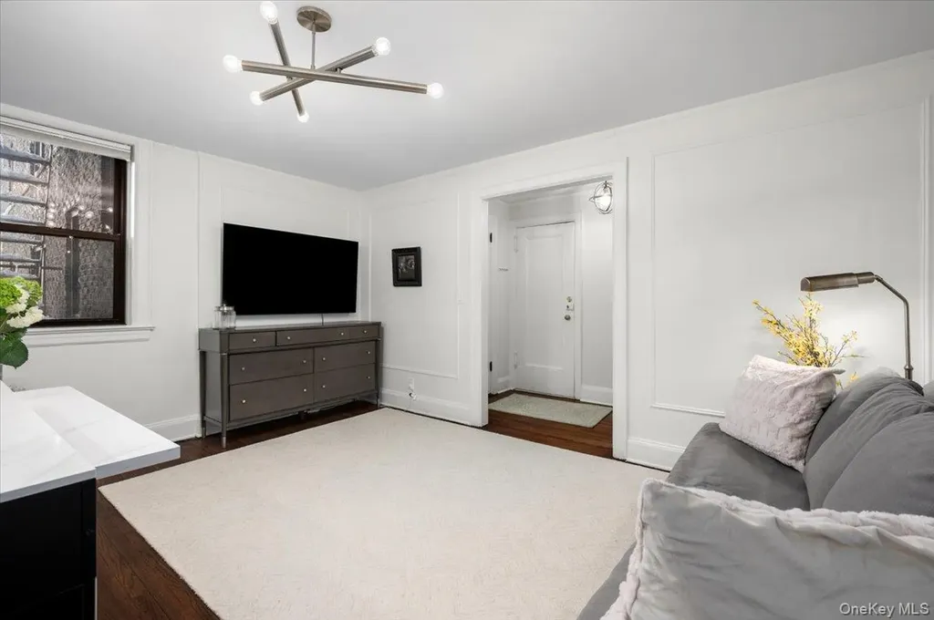 412 Munro Avenue Mamaroneck NY 10543
