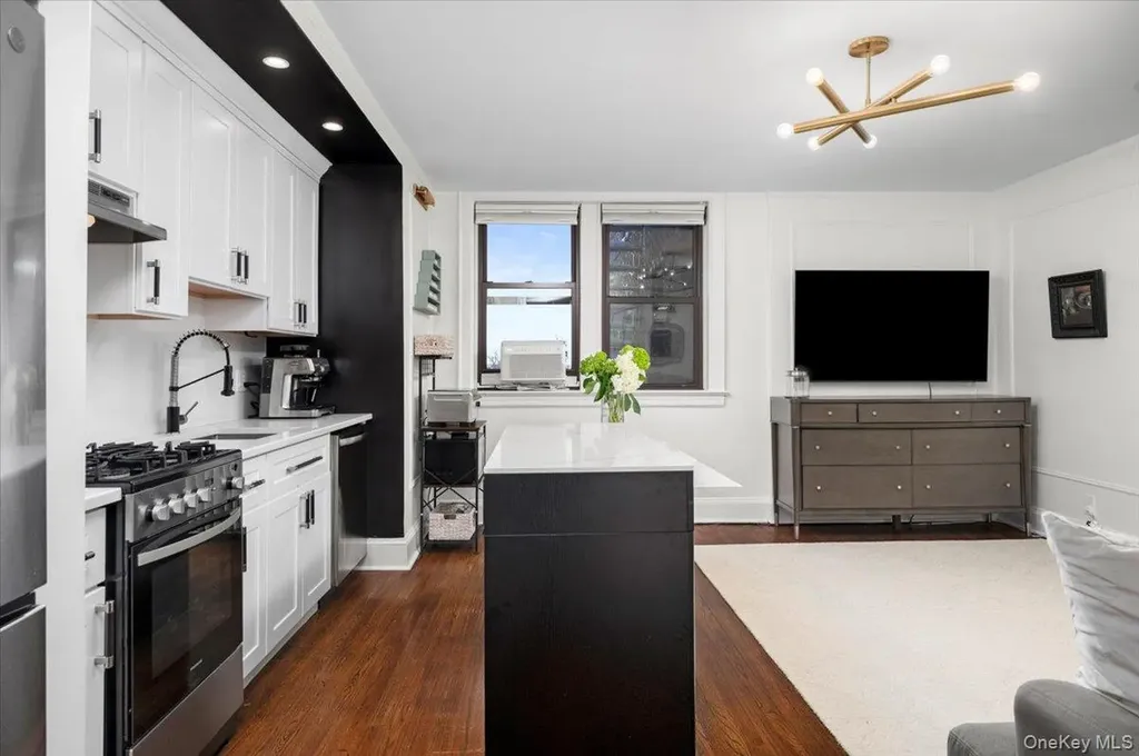 412 Munro Avenue Mamaroneck NY 10543