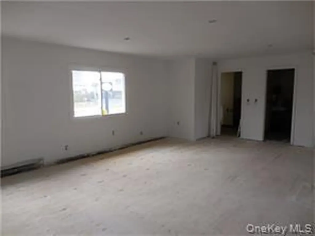 2960 Us Route 9w New Windsor NY 12553