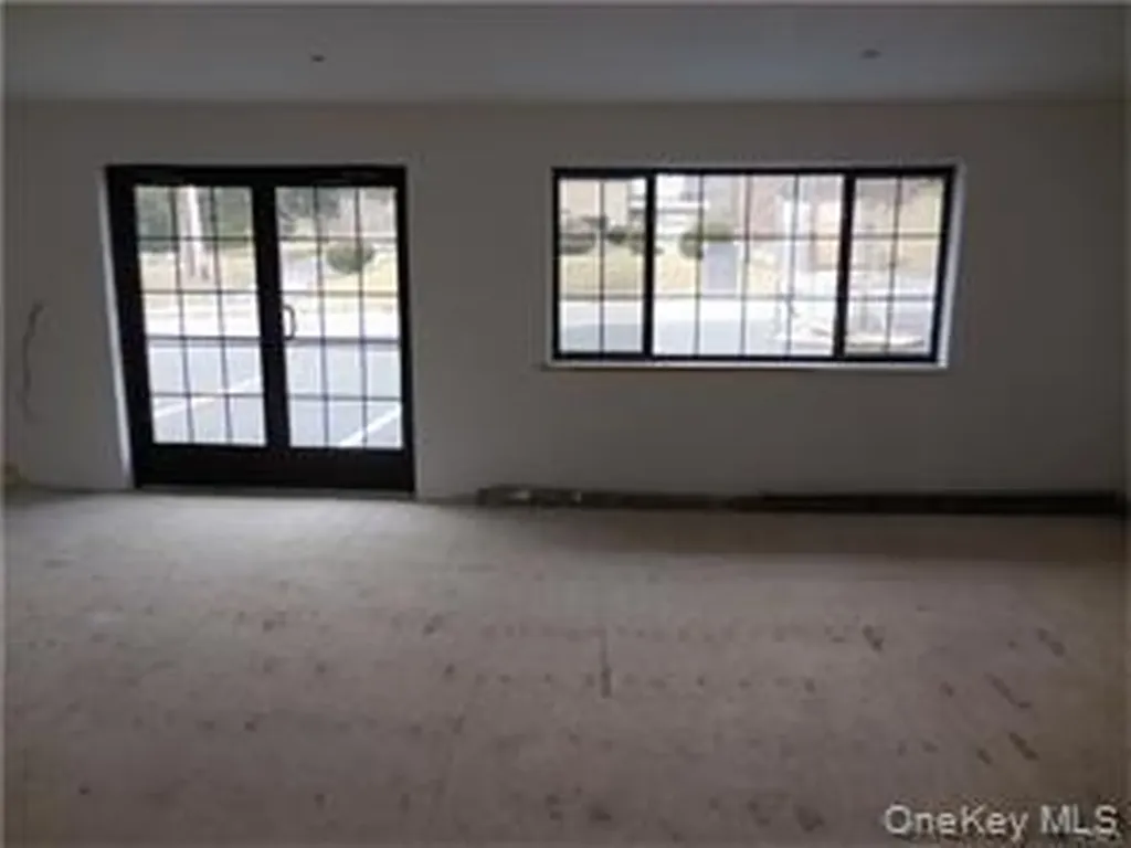 2960 Us Route 9w New Windsor NY 12553