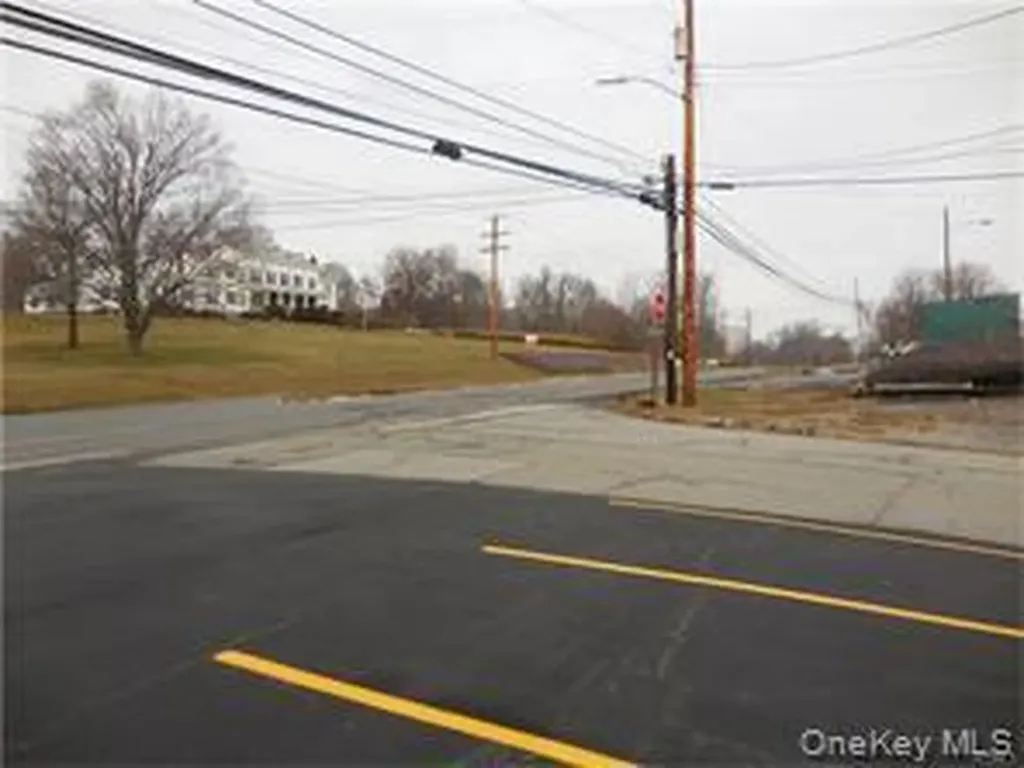 2960 Us Route 9w New Windsor NY 12553