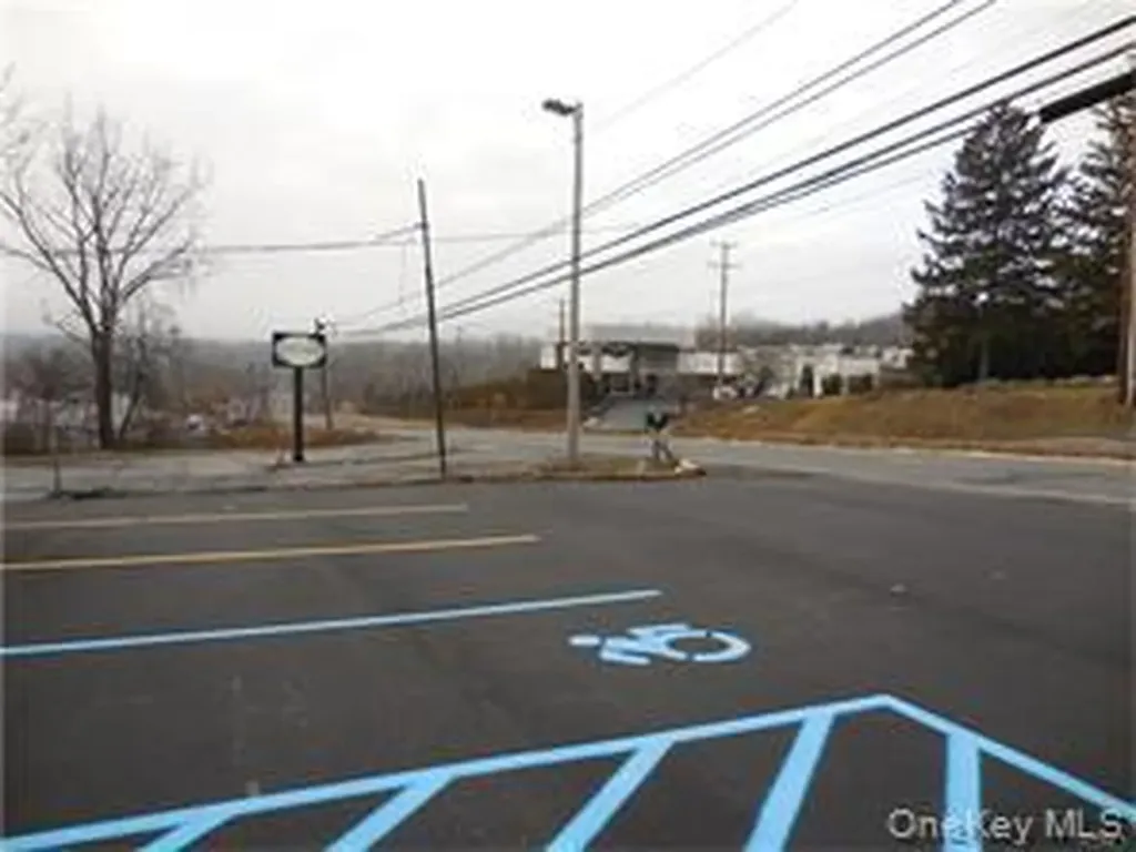 2960 Us Route 9w New Windsor NY 12553