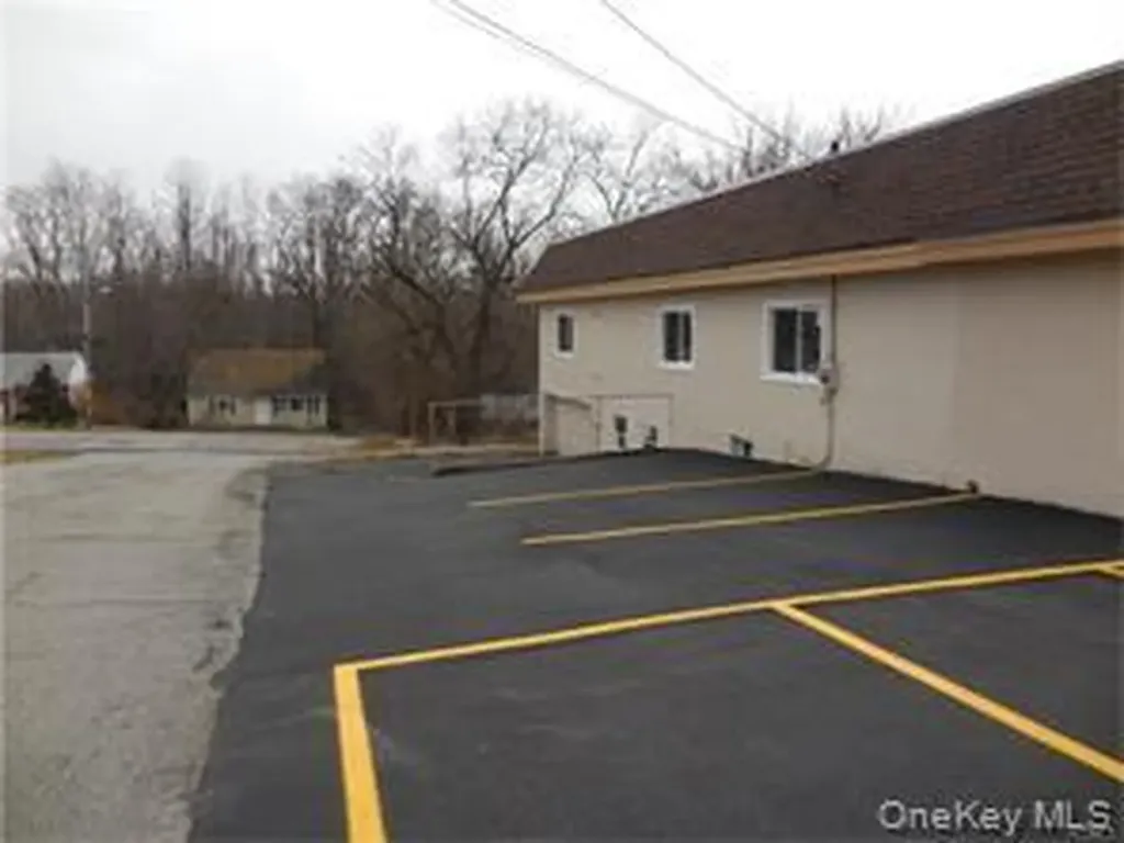 2960 Us Route 9w New Windsor NY 12553