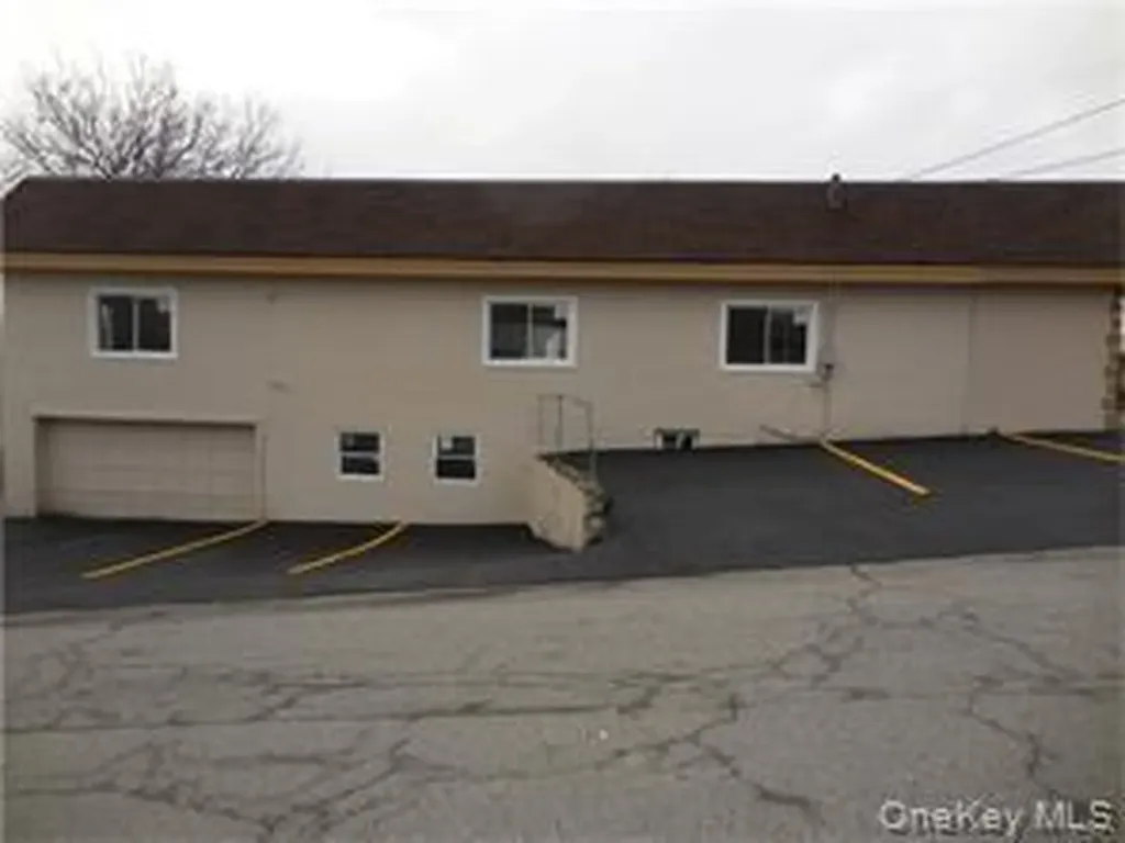 2960 Us Route 9w New Windsor NY 12553