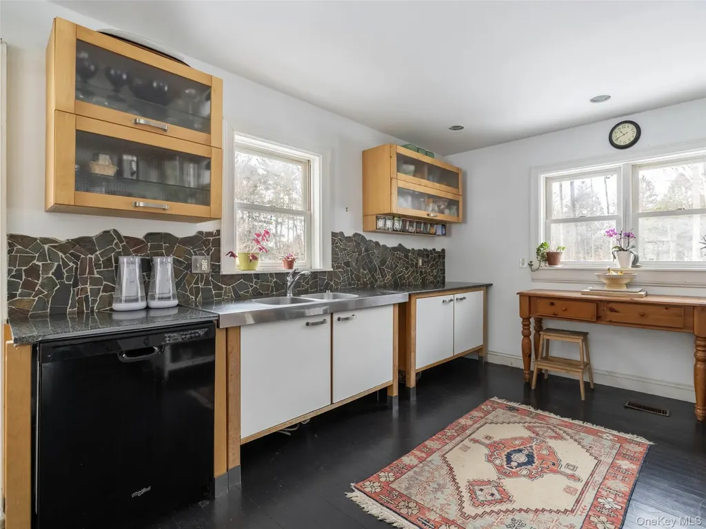 74 Lemon Lane Rhinebeck NY 12572