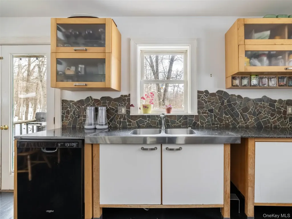 74 Lemon Lane Rhinebeck NY 12572
