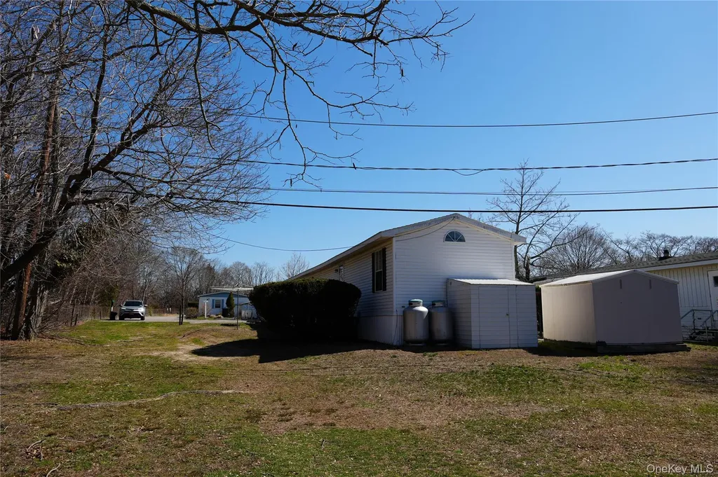 Calverton NY 11933