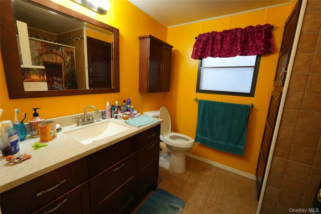 Calverton NY 11933