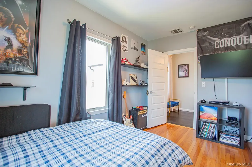 165 W Walnut Street Long Beach NY 11561