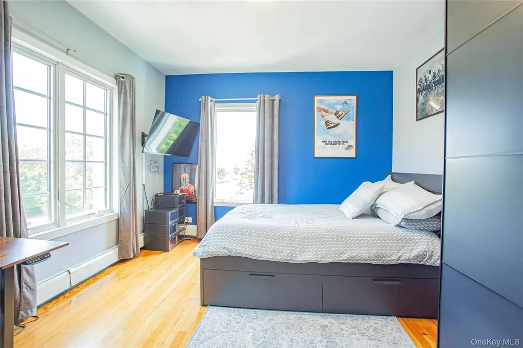 165 W Walnut Street Long Beach NY 11561