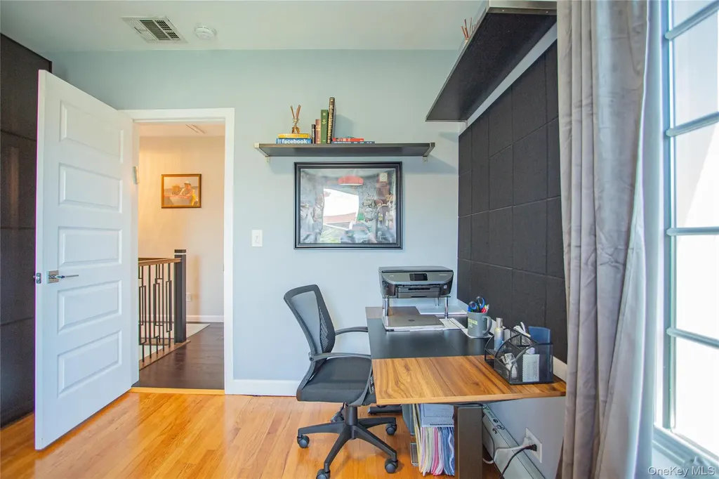 165 W Walnut Street Long Beach NY 11561