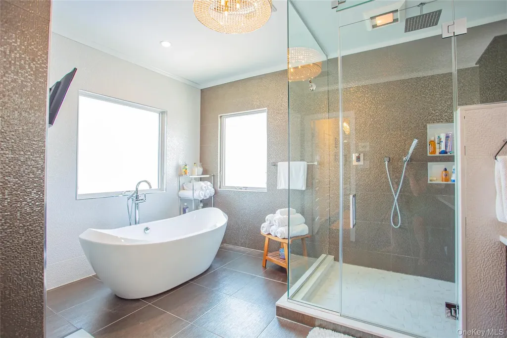 165 W Walnut Street Long Beach NY 11561