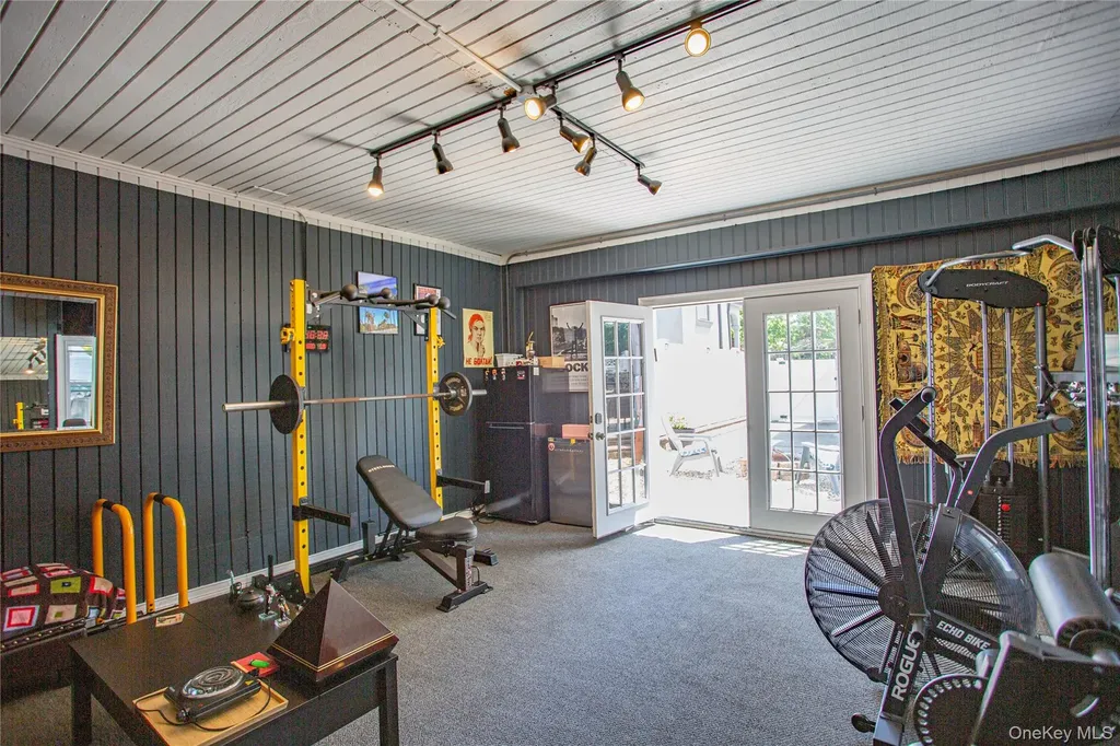 165 W Walnut Street Long Beach NY 11561