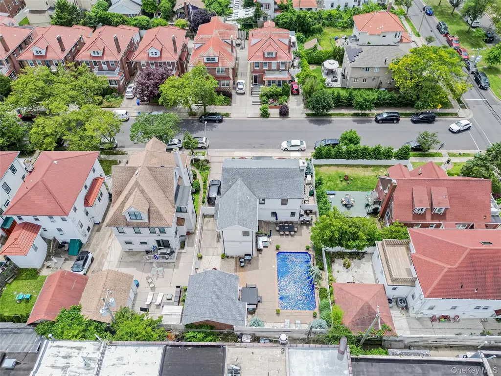 165 W Walnut Street Long Beach NY 11561