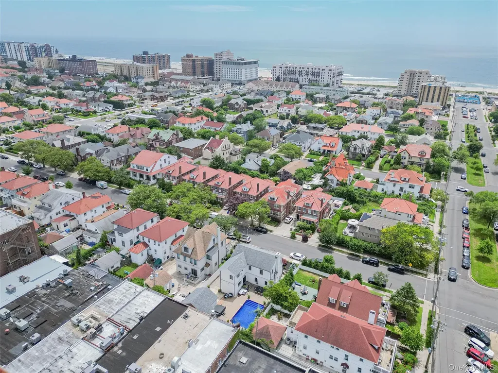 165 W Walnut Street Long Beach NY 11561