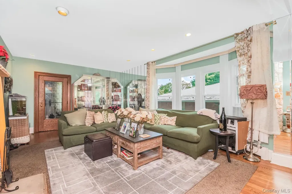 7 Elaine Terrace Yonkers NY 10701