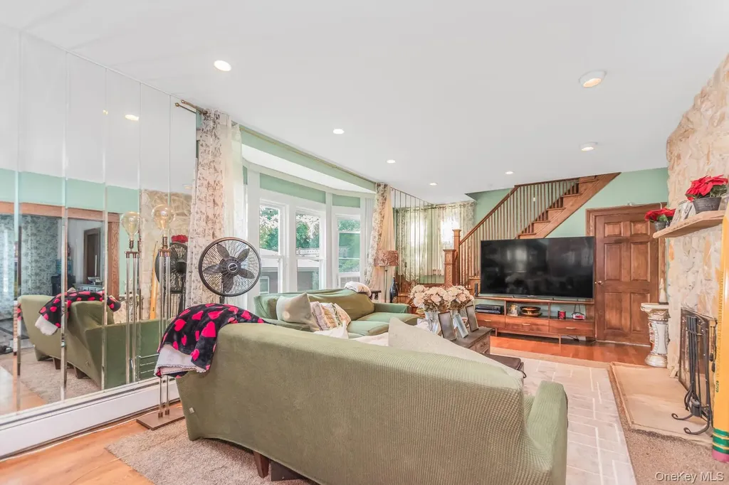 7 Elaine Terrace Yonkers NY 10701
