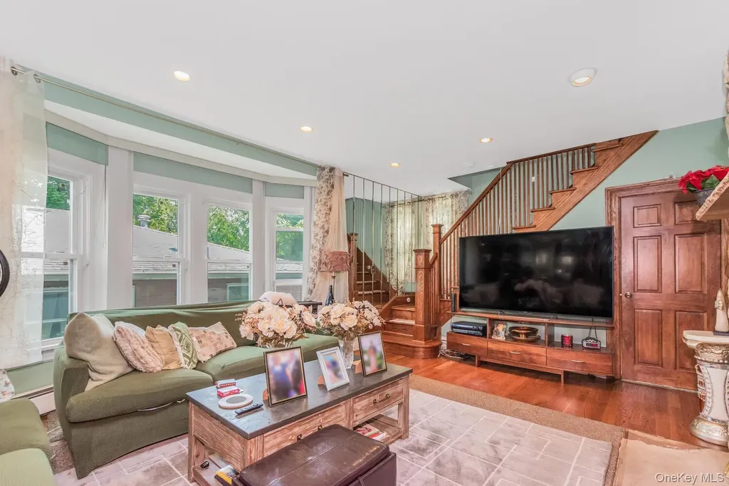 7 Elaine Terrace Yonkers NY 10701