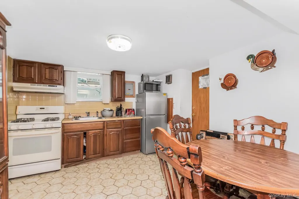 7 Elaine Terrace Yonkers NY 10701