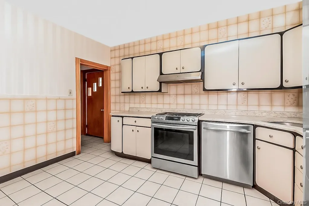 7 Elaine Terrace Yonkers NY 10701